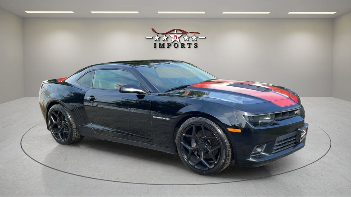 Used 2015 Chevrolet Camaro SS w/ RS Package RWD image 7