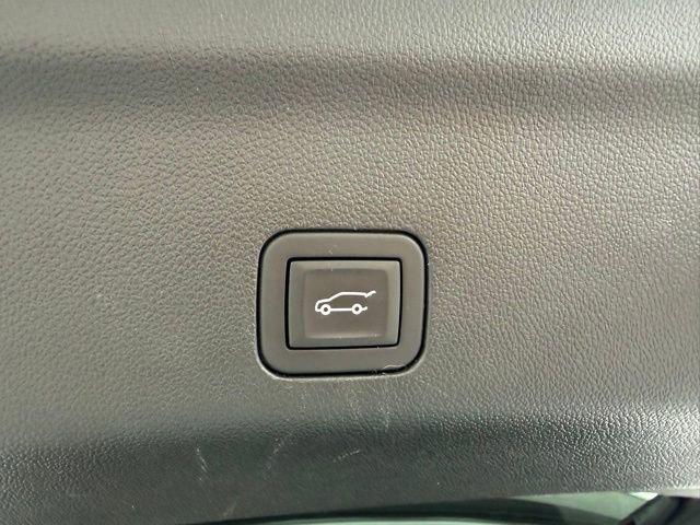 Certified 2025 GMC Yukon Denali image 11