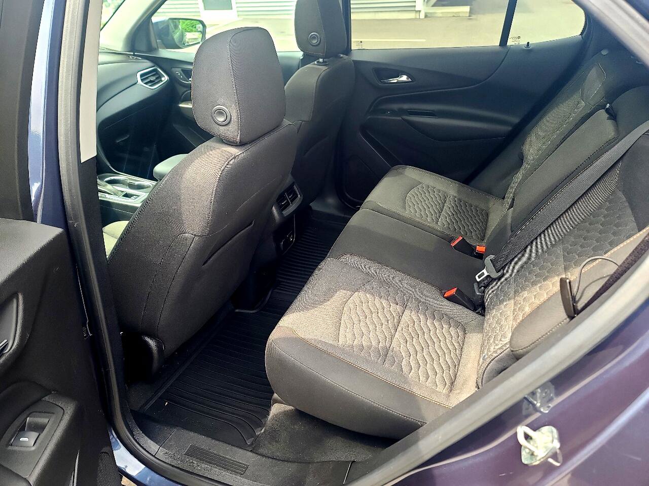 Used 2018 Chevrolet Equinox LT w/ Sun & Infotainment Package image 11