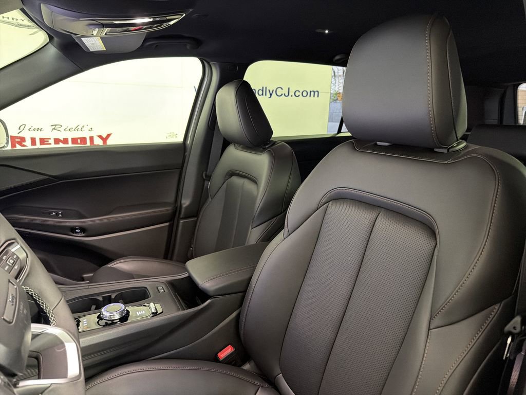 New 2026 Jeep Cherokee Limited image 12