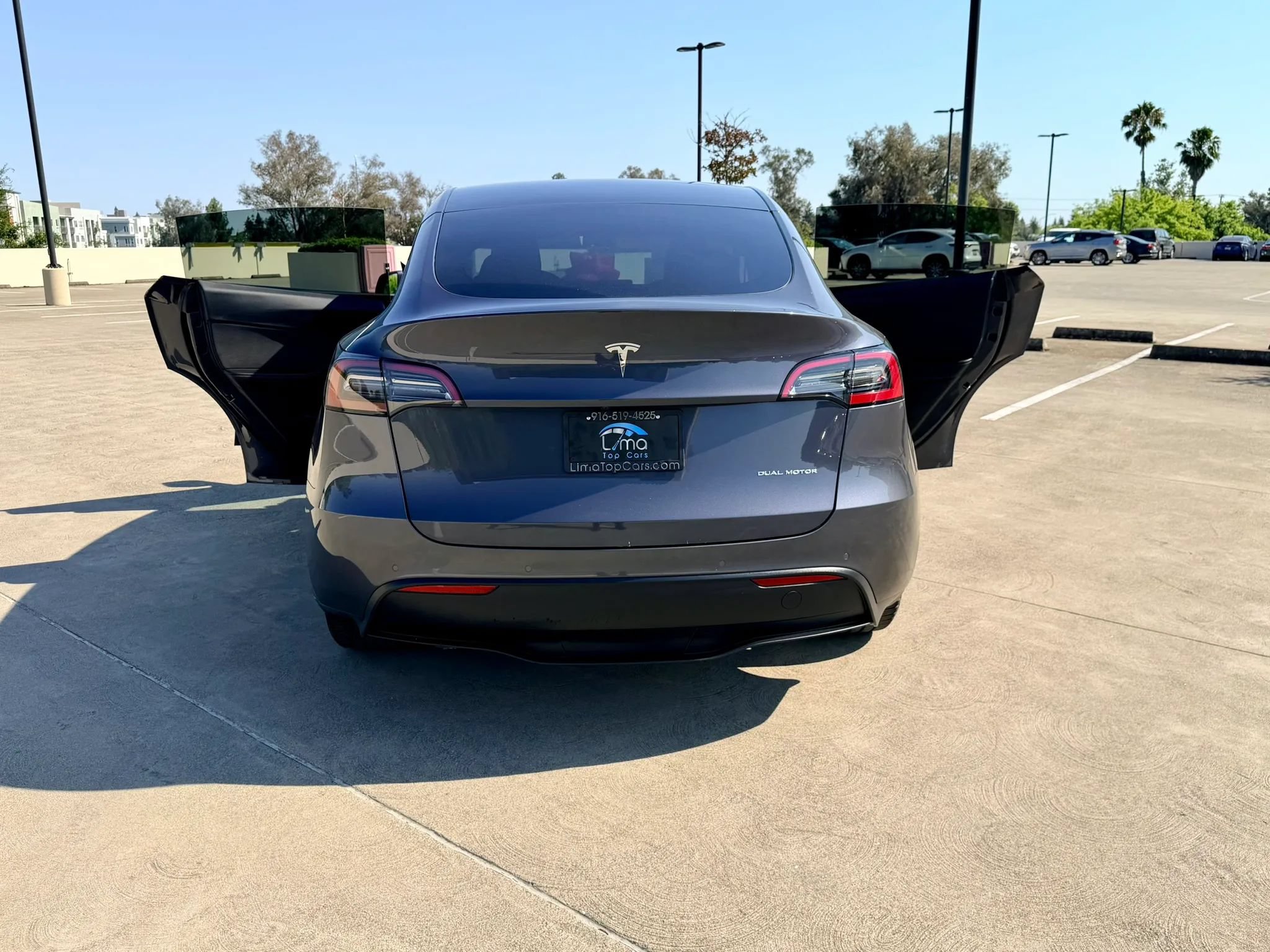 Used 2023 Tesla Model Y Long Range AWD/4WD image 40