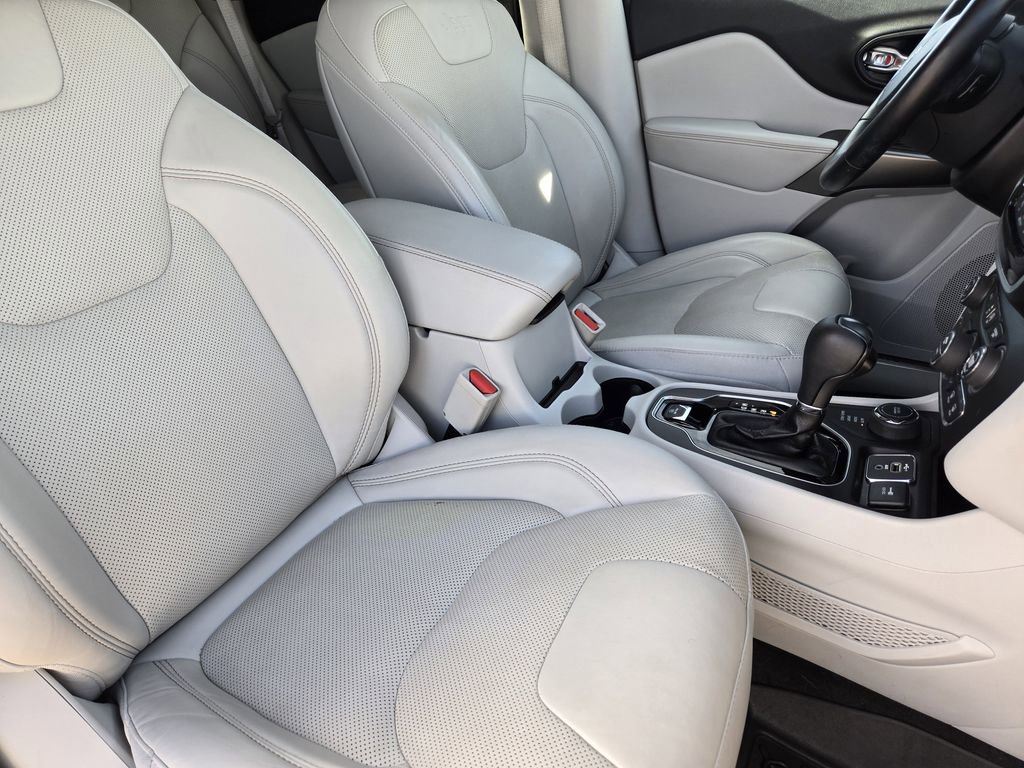 Used 2021 Jeep Cherokee Limited image 9