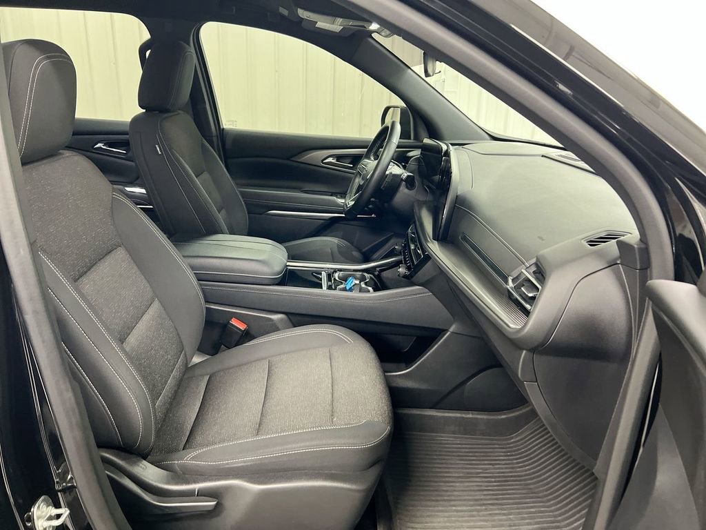 Used 2024 Chevrolet Traverse LS w/ Midnight/Sport Edition image 22