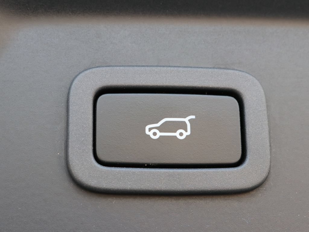 Used 2019 Land Rover Range Rover Velar R-Dynamic HSE AWD/4WD image 37