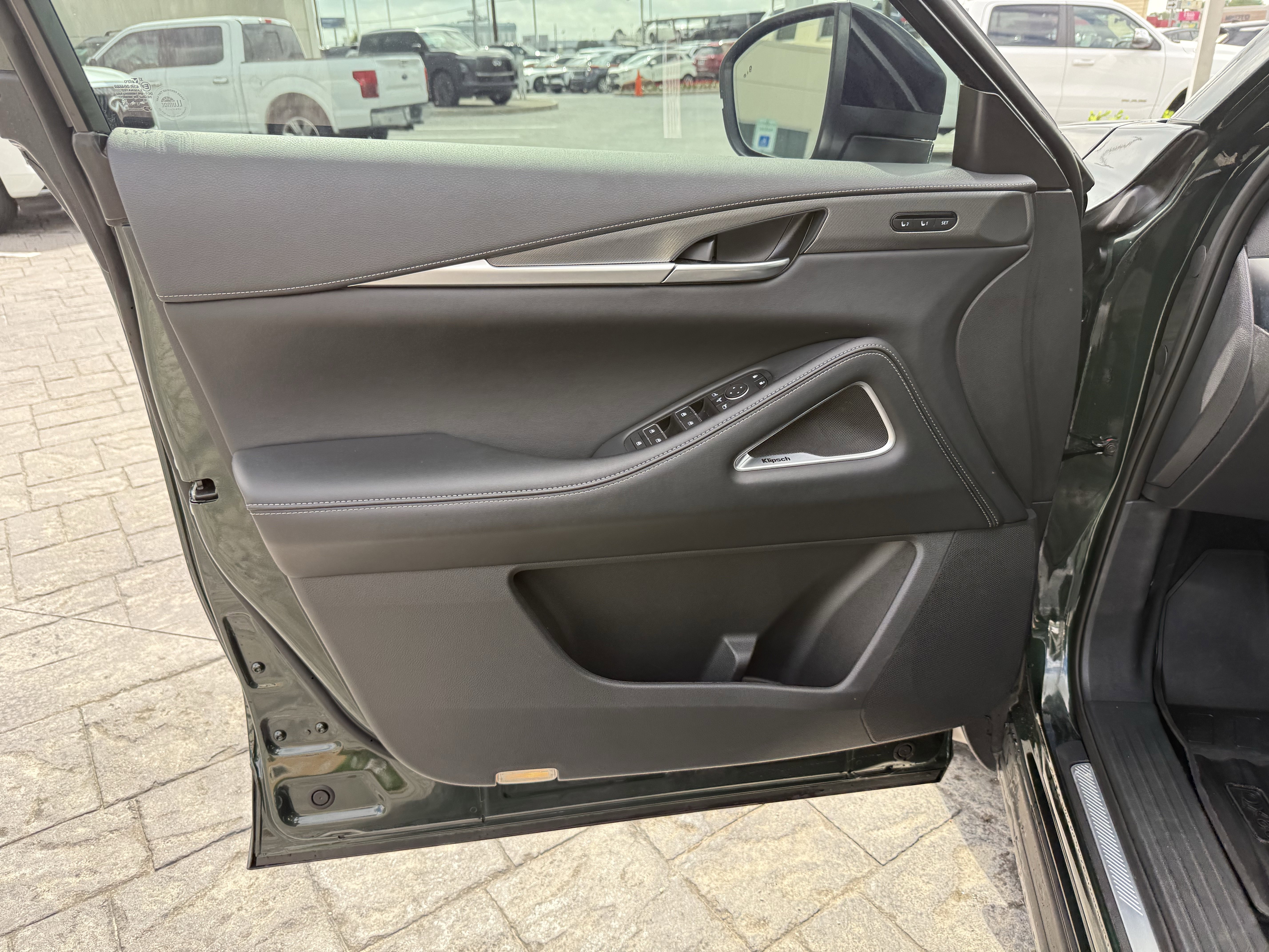 Certified 2026 INFINITI QX60 Luxe w/ Cargo Package FWD image 10