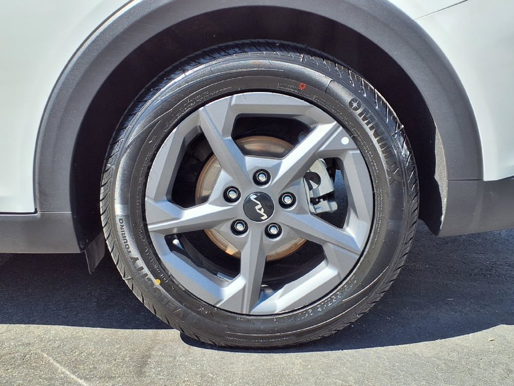 Certified 2025 Kia K4 FWD image 6