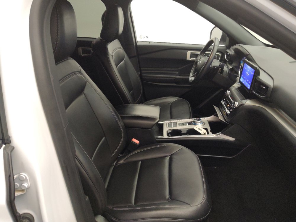 Used 2020 Ford Explorer XLT w/ Equipment Group 202A image 21
