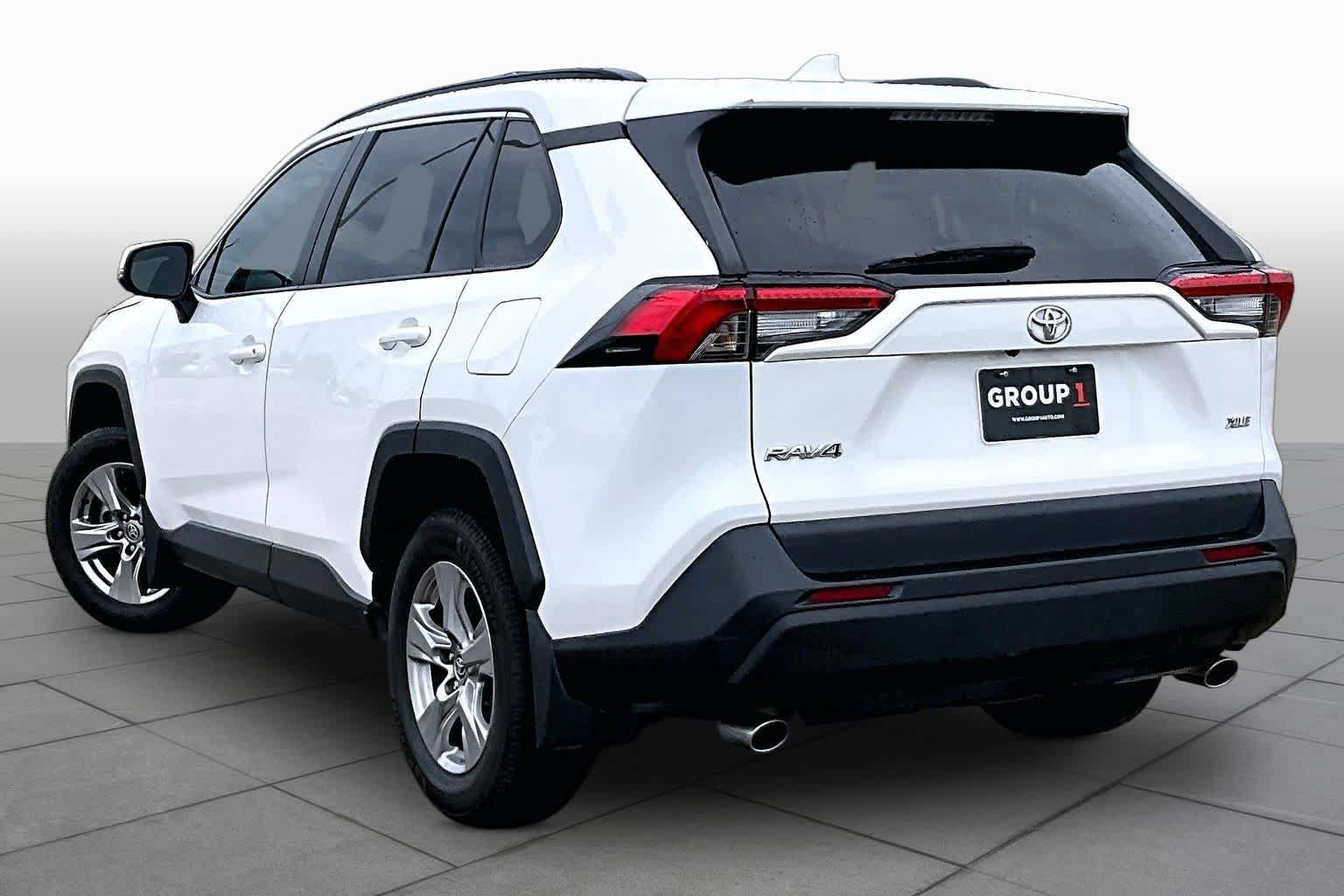 Used 2023 Toyota RAV4 XLE w/ Convenience Package FWD image 12