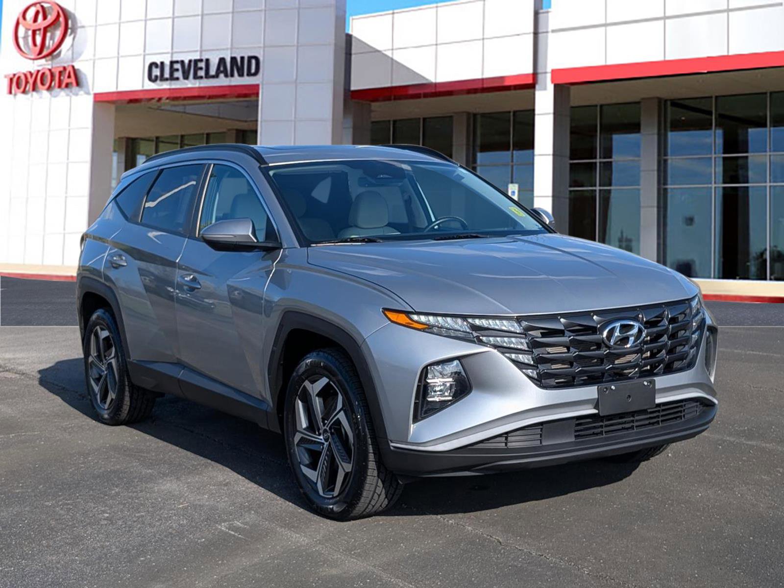 Used 2023 Hyundai Tucson SEL w/ Convenience Package image 2