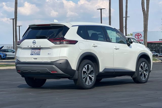 Used 2021 Nissan Rogue SV image 4