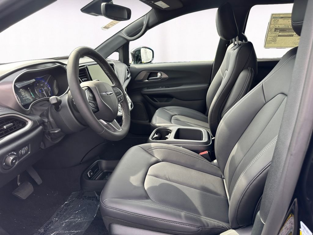 New 2026 Chrysler Pacifica Select image 9