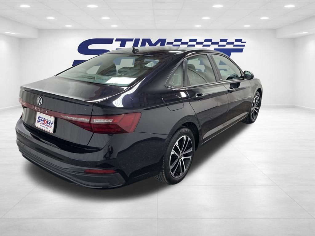 Used 2025 Volkswagen Jetta Sport image 4