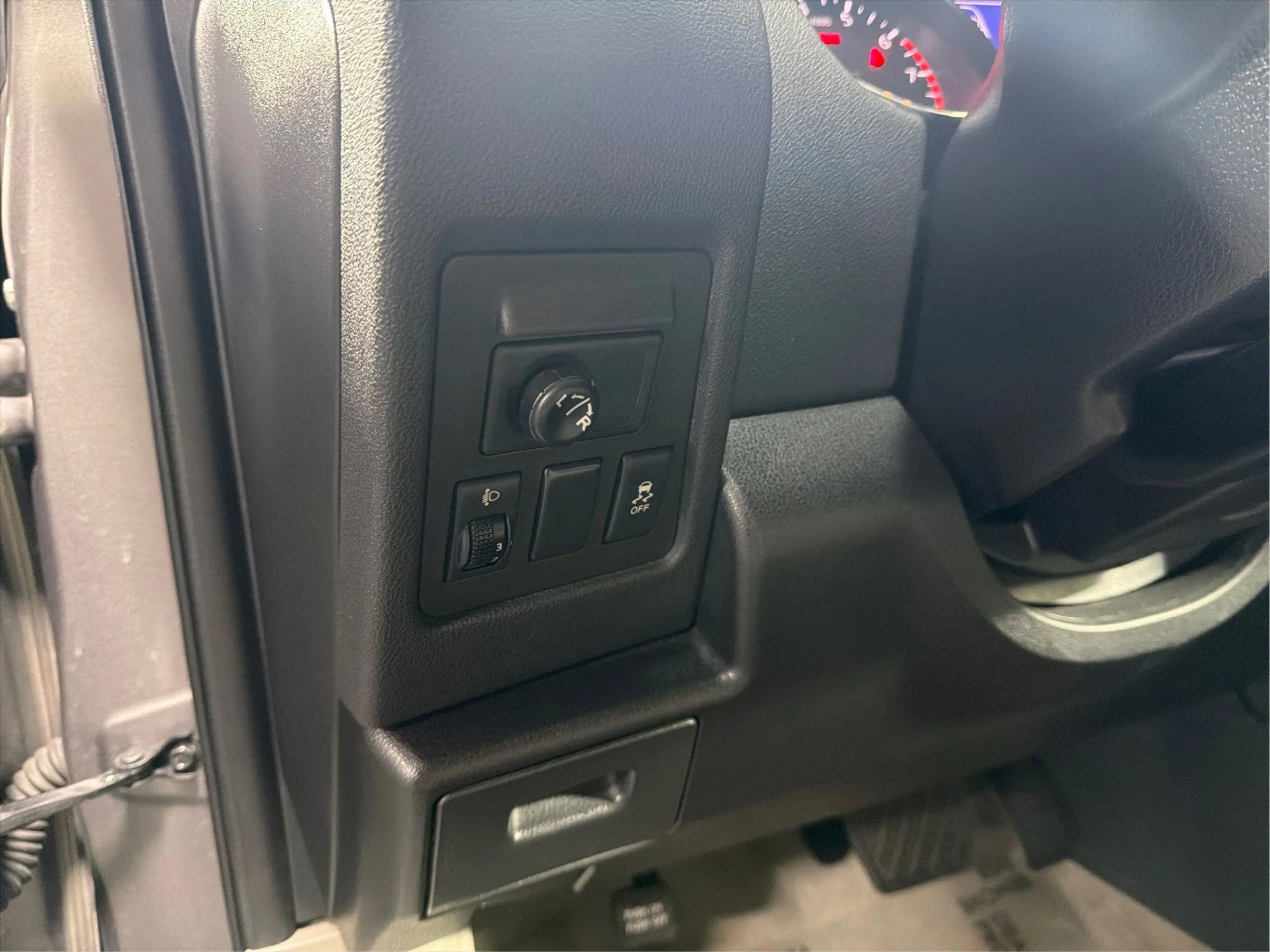 Used 2013 Nissan Rogue SL FWD image 12