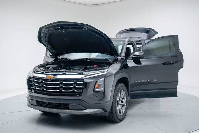 Used 2026 Chevrolet Equinox LT AWD/4WD image 16