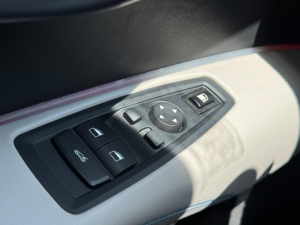 Used 2015 BMW i8 AWD/4WD image 13