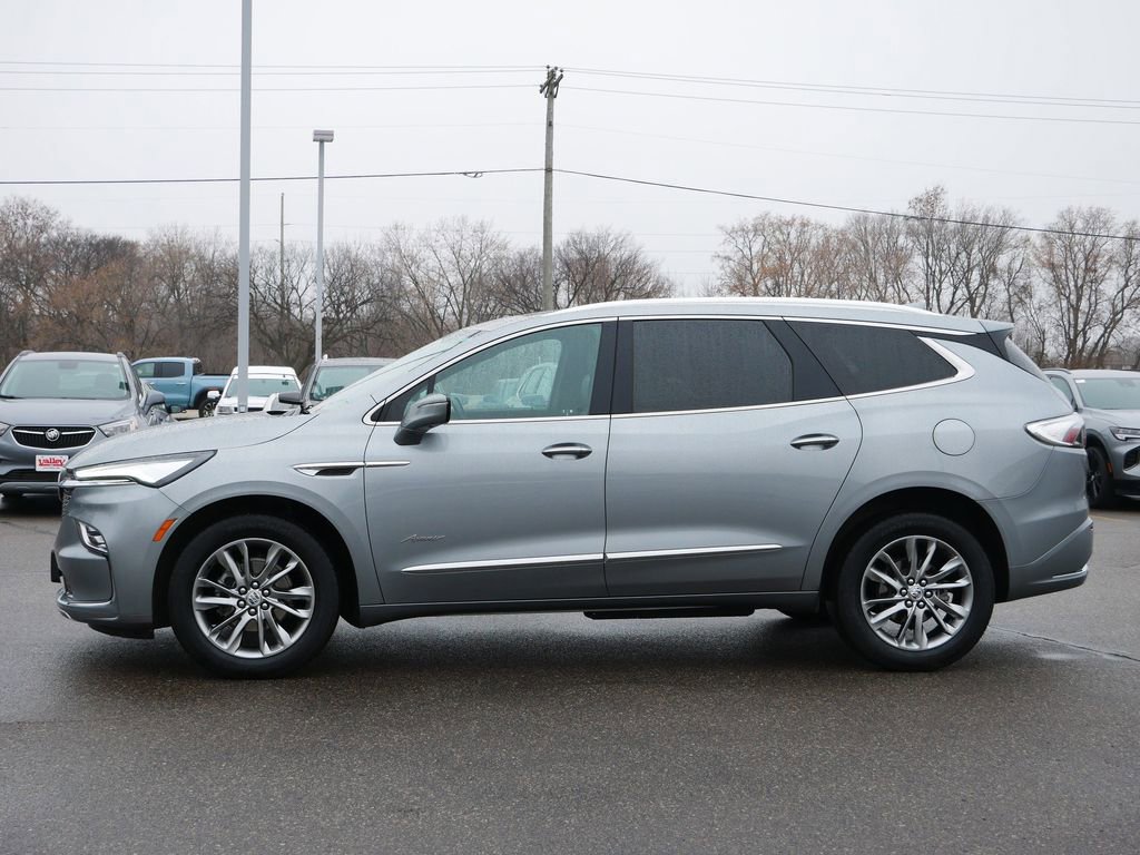 Used 2024 Buick Enclave Avenir w/ Avenir Technology Package image 4