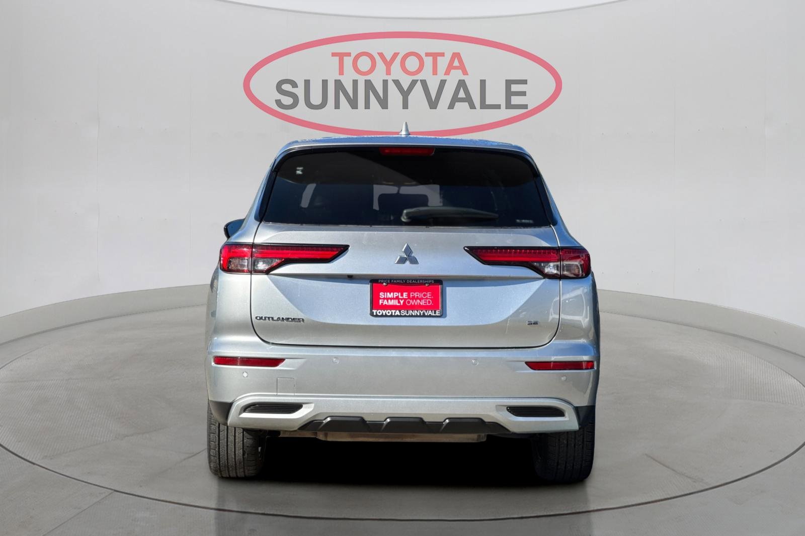 Used 2024 Mitsubishi Outlander SE image 8