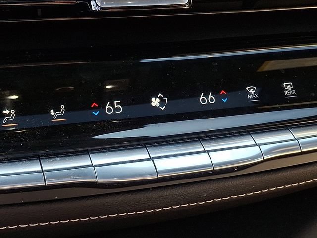 Used 2022 Cadillac Escalade ESV Premium Luxury AWD/4WD image 21