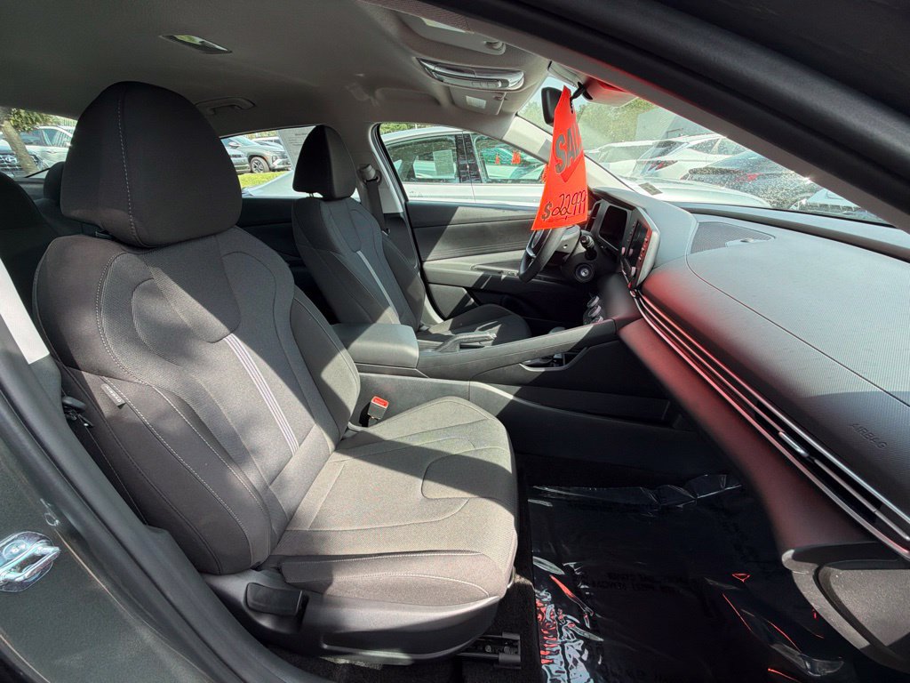 Certified 2026 Hyundai Elantra SE FWD image 9
