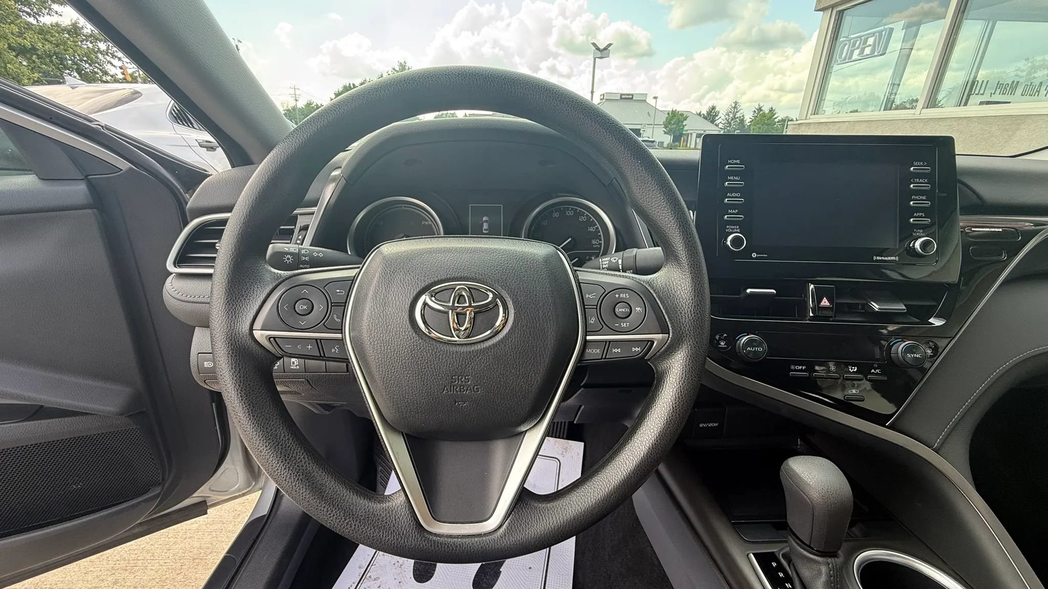 Used 2023 Toyota Camry LE FWD image 14