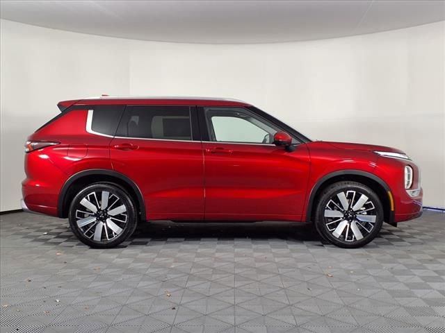 Used 2025 Mitsubishi Outlander SEL image 28