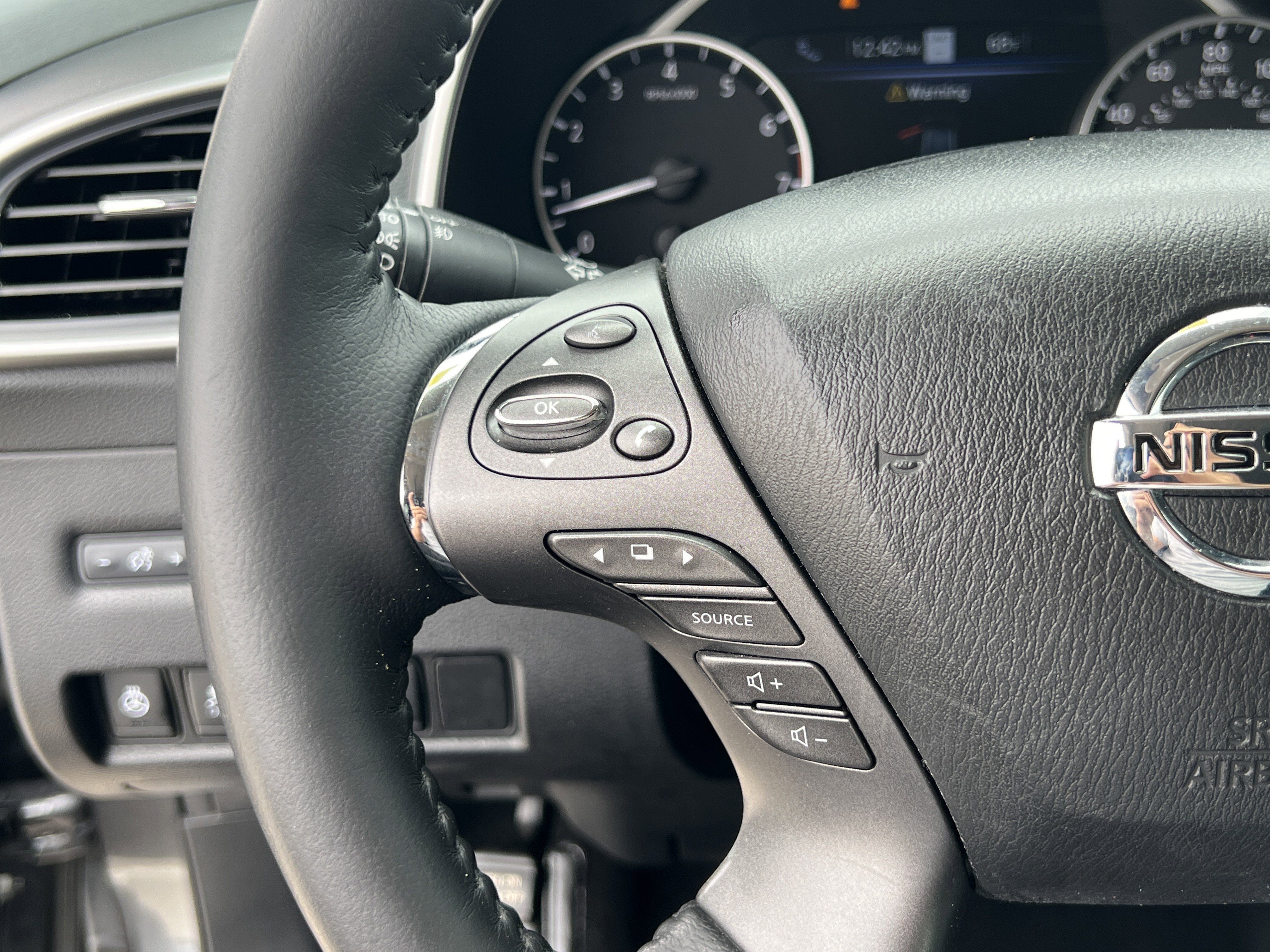 Used 2020 Nissan Murano SL w/ Moonroof Package image 17