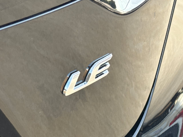 Used 2025 Toyota Corolla LE FWD image 10