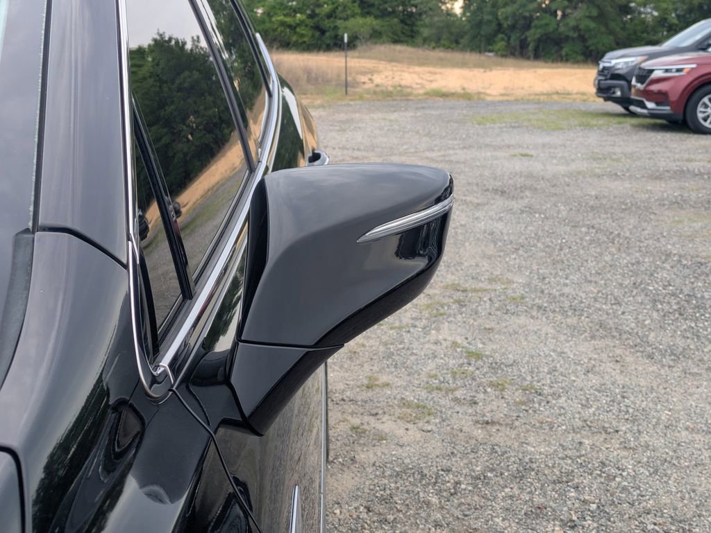 Used 2020 Buick Enclave Essence w/ Sport Touring Edition image 11