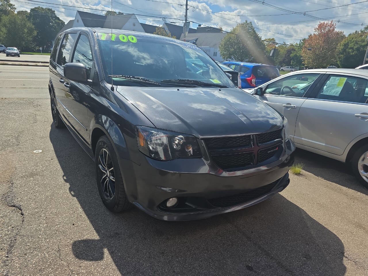 Used 2015 Dodge Grand Caravan SXT w/ Blacktop Package