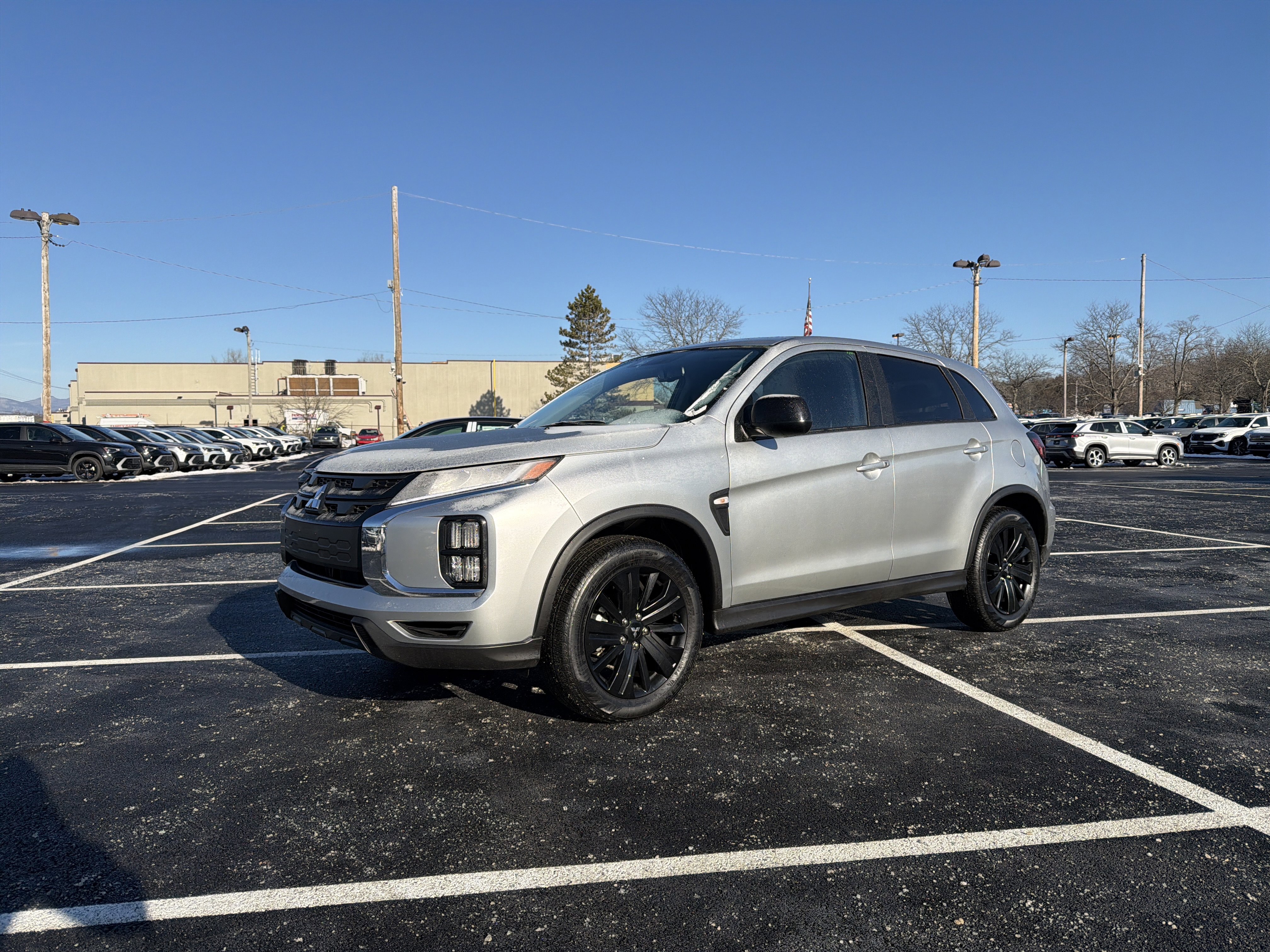 Used 2025 Mitsubishi Outlander Sport ES image 1