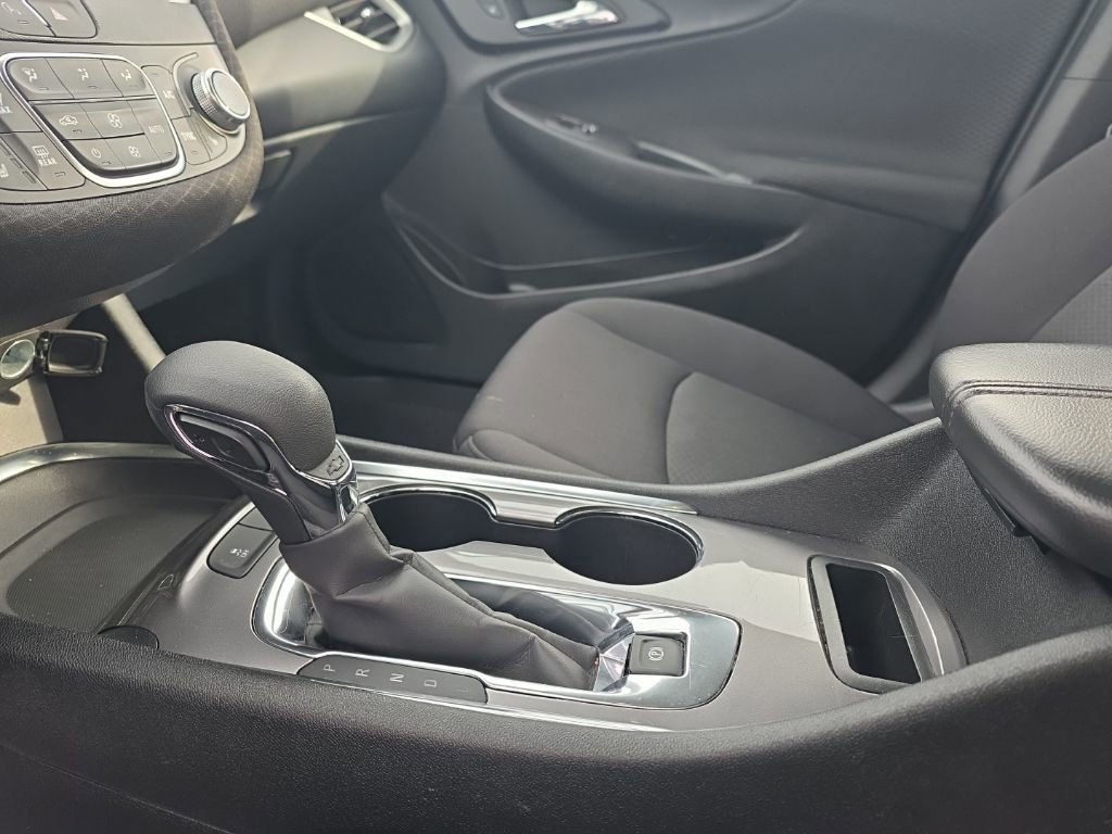 Used 2021 Chevrolet Malibu RS image 17