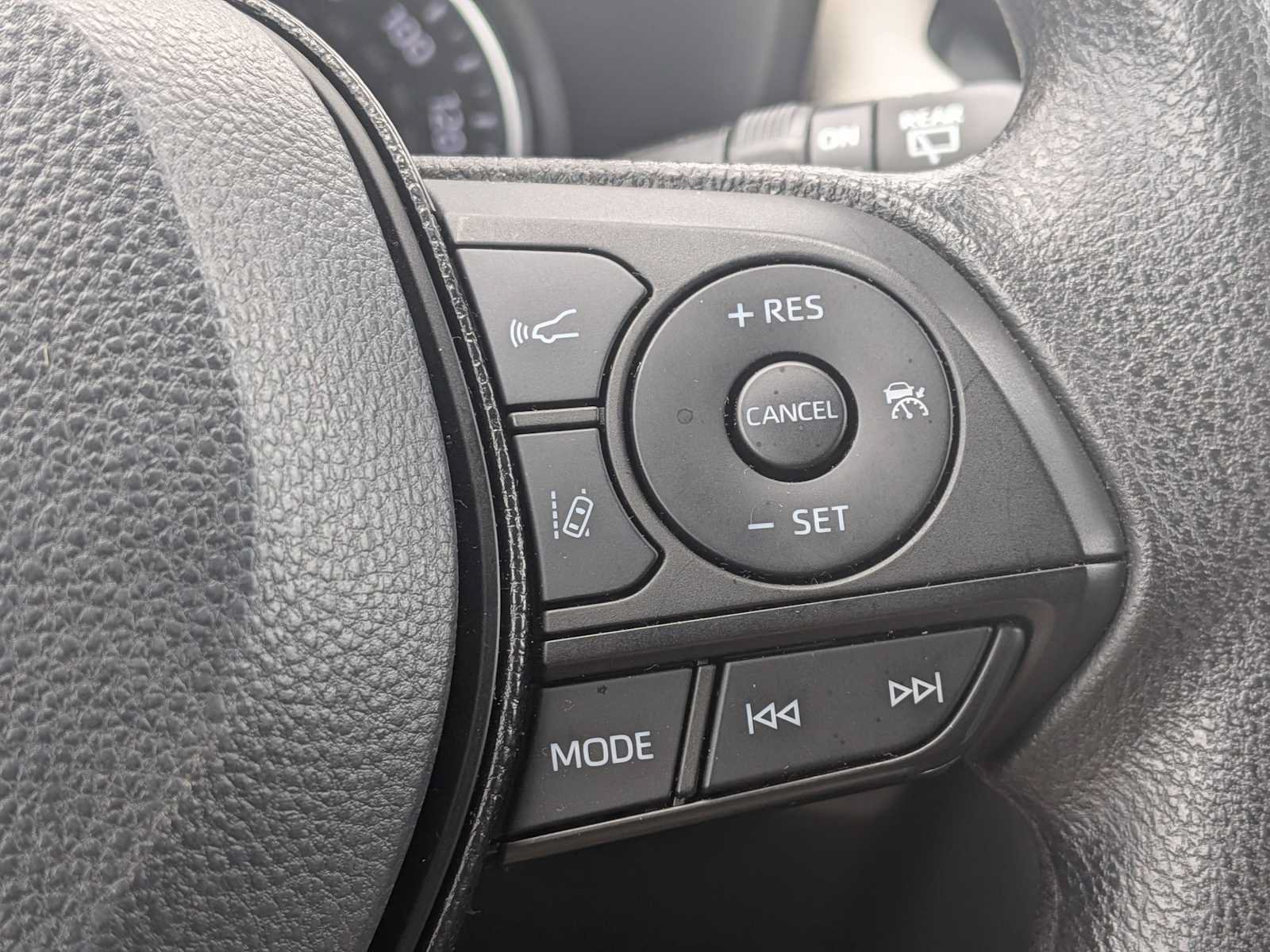 Used 2021 Toyota RAV4 XLE FWD image 24