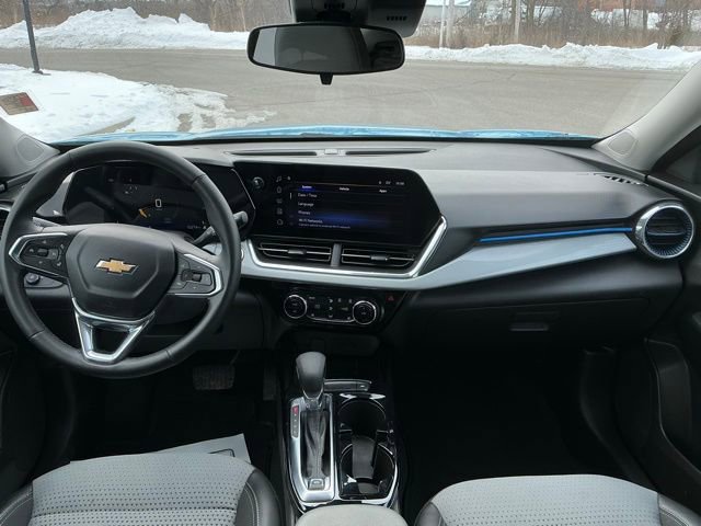 Used 2025 Chevrolet Trax LT w/ Driver Confidence Package image 21