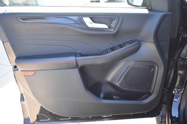 Used 2023 Ford Escape ST-Line AWD/4WD image 18