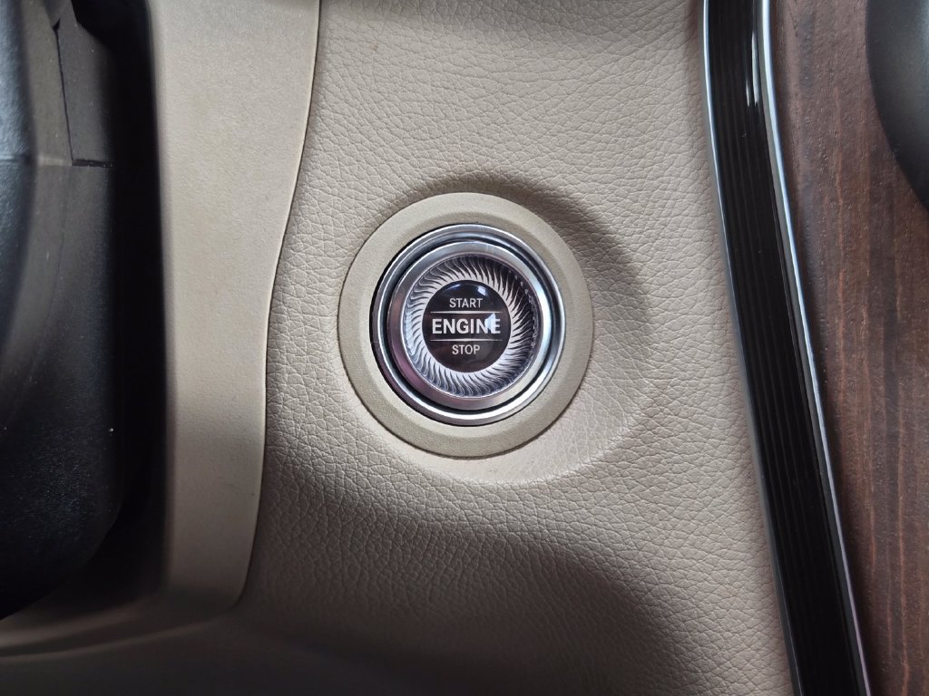 Used 2022 Mercedes-Benz GLC 300 4MATIC image 23