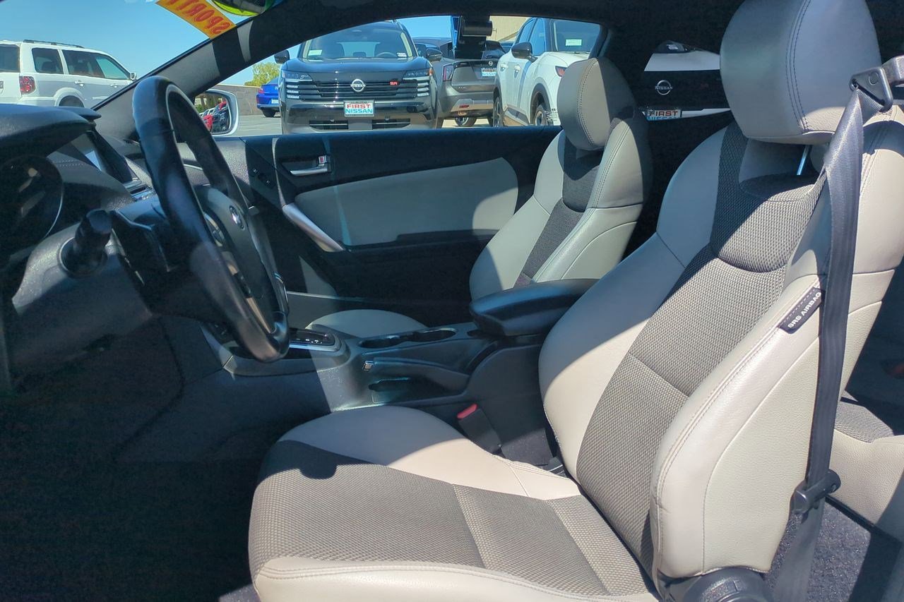Used 2014 Hyundai Genesis 2.0T RWD image 20
