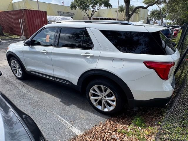 Used 2023 Ford Explorer Platinum w/ Technology Package AWD/4WD image 2