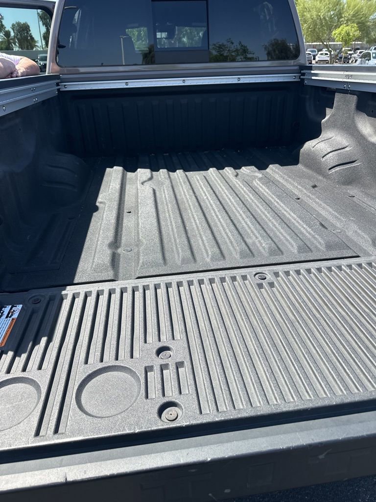 Used 2023 Nissan Titan PRO-4X w/ Pro-4x Convenience Package AWD/4WD image 10