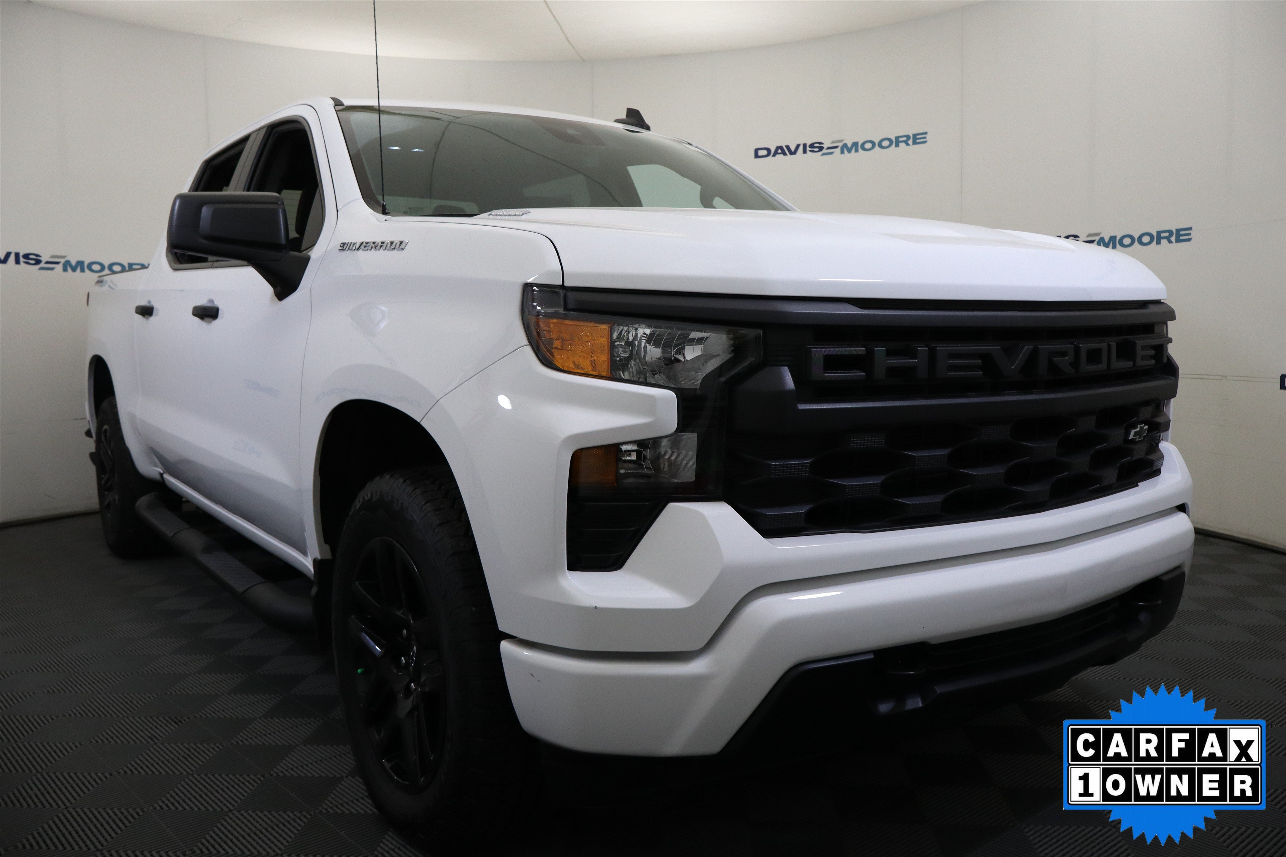 Used 2025 Chevrolet Silverado 1500 Custom w/ Turbomax Blackout Package AWD/4WD image 3