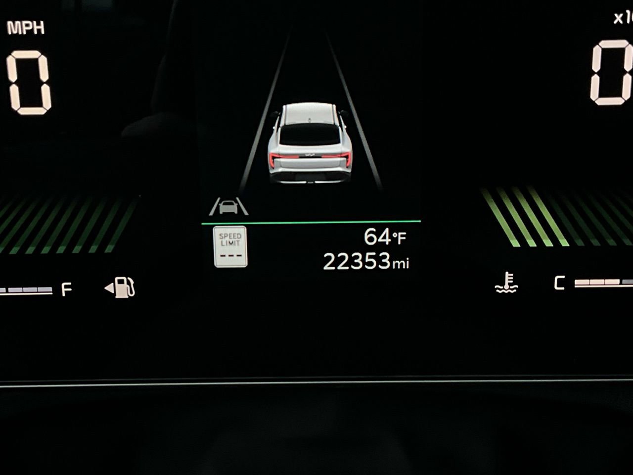 Used 2025 Kia K4 LXS image 39