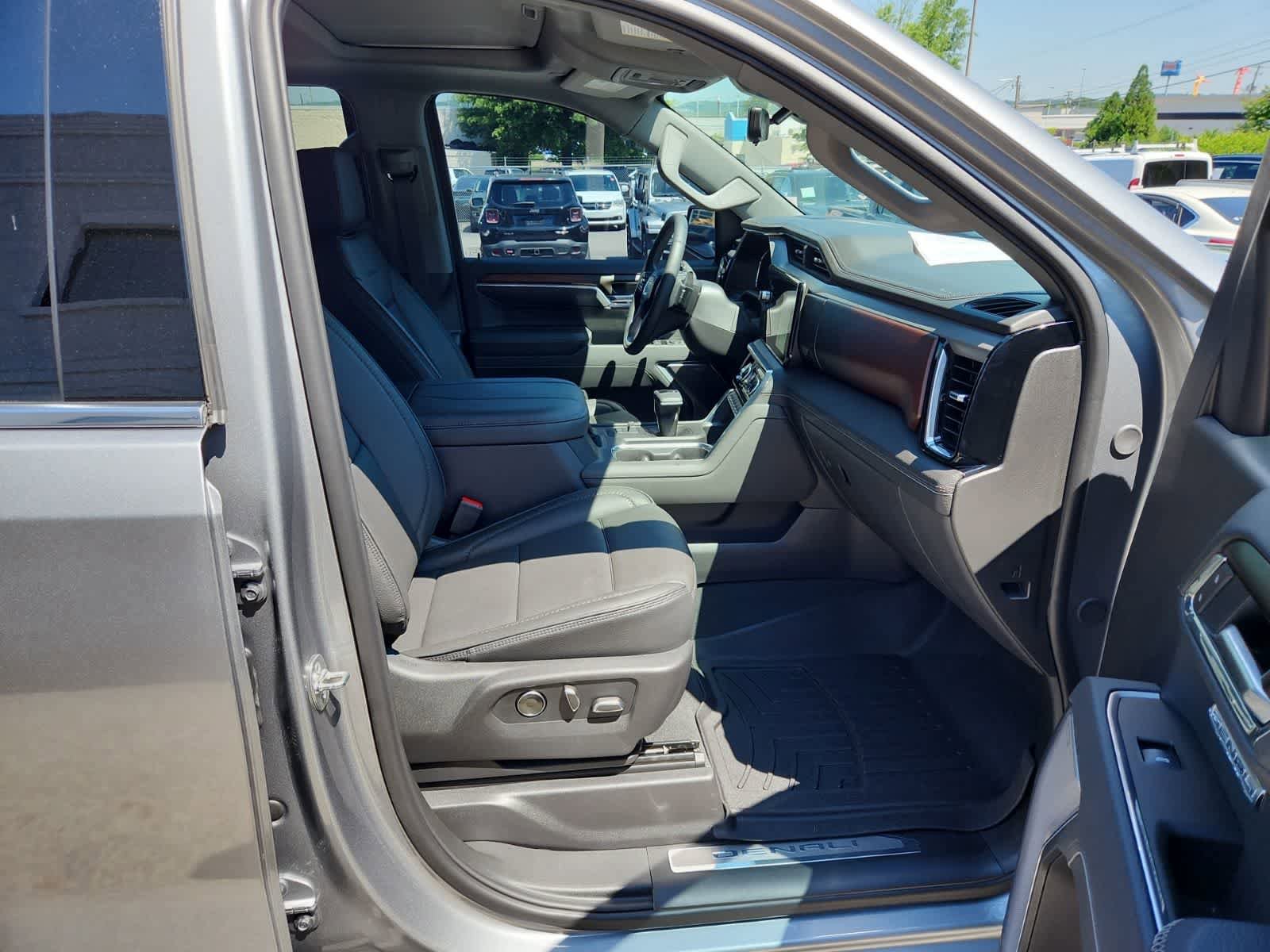 Used 2026 GMC Sierra 1500 Denali w/ Denali Reserve Package AWD/4WD image 22
