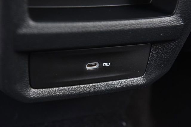 New 2025 Volkswagen Taos SEL image 25