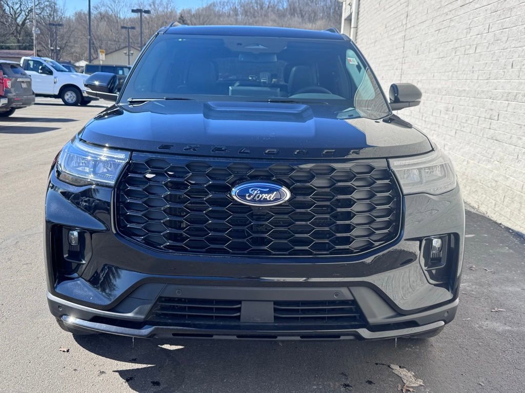 New 2026 Ford Explorer ST-Line w/ ST-Line Street Pack image 3