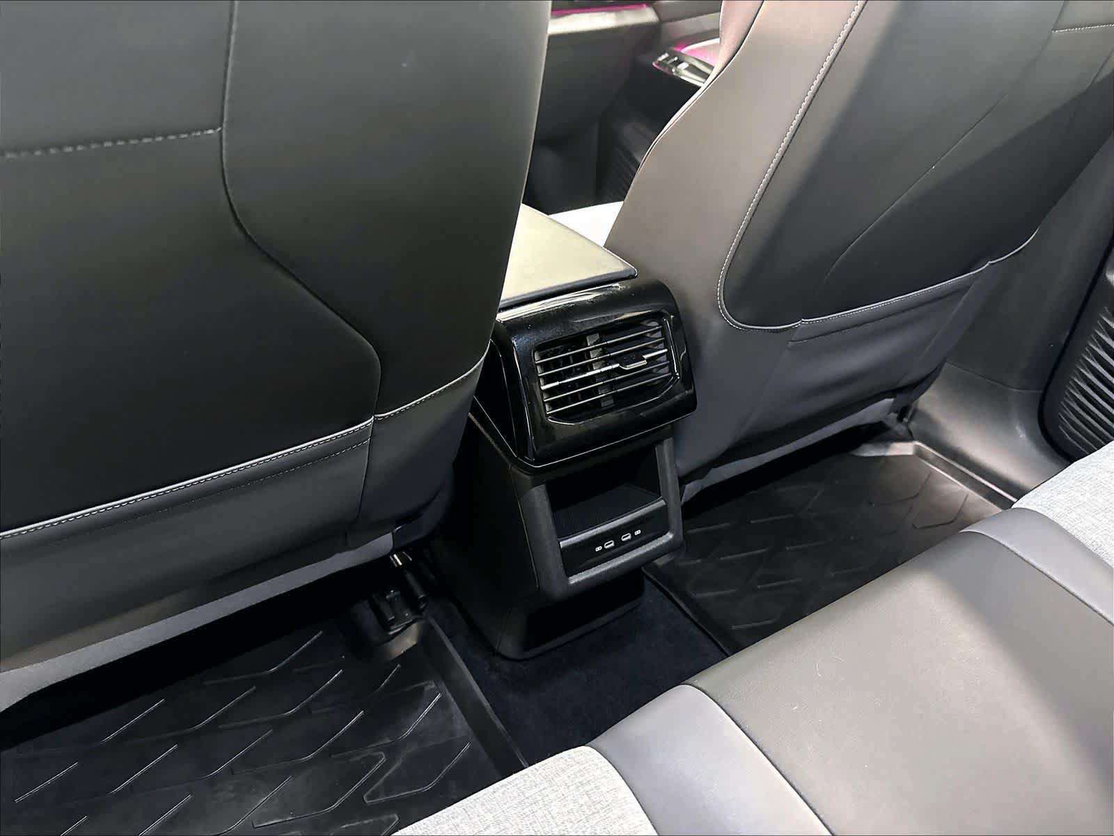 Used 2023 Volkswagen ID.4 Pro RWD image 13