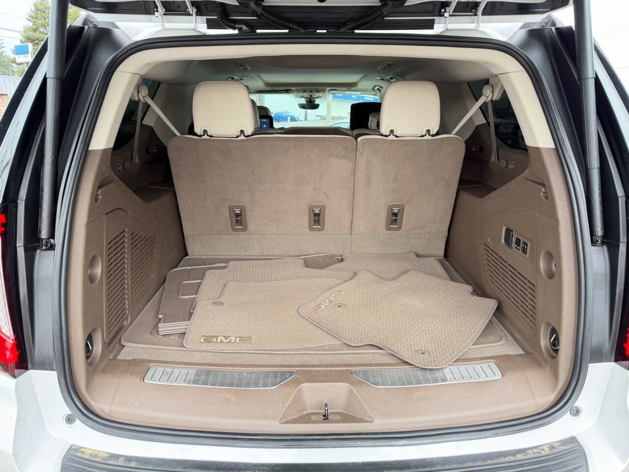 Used 2021 GMC Yukon XL Denali w/ Denali Ultimate Package image 8