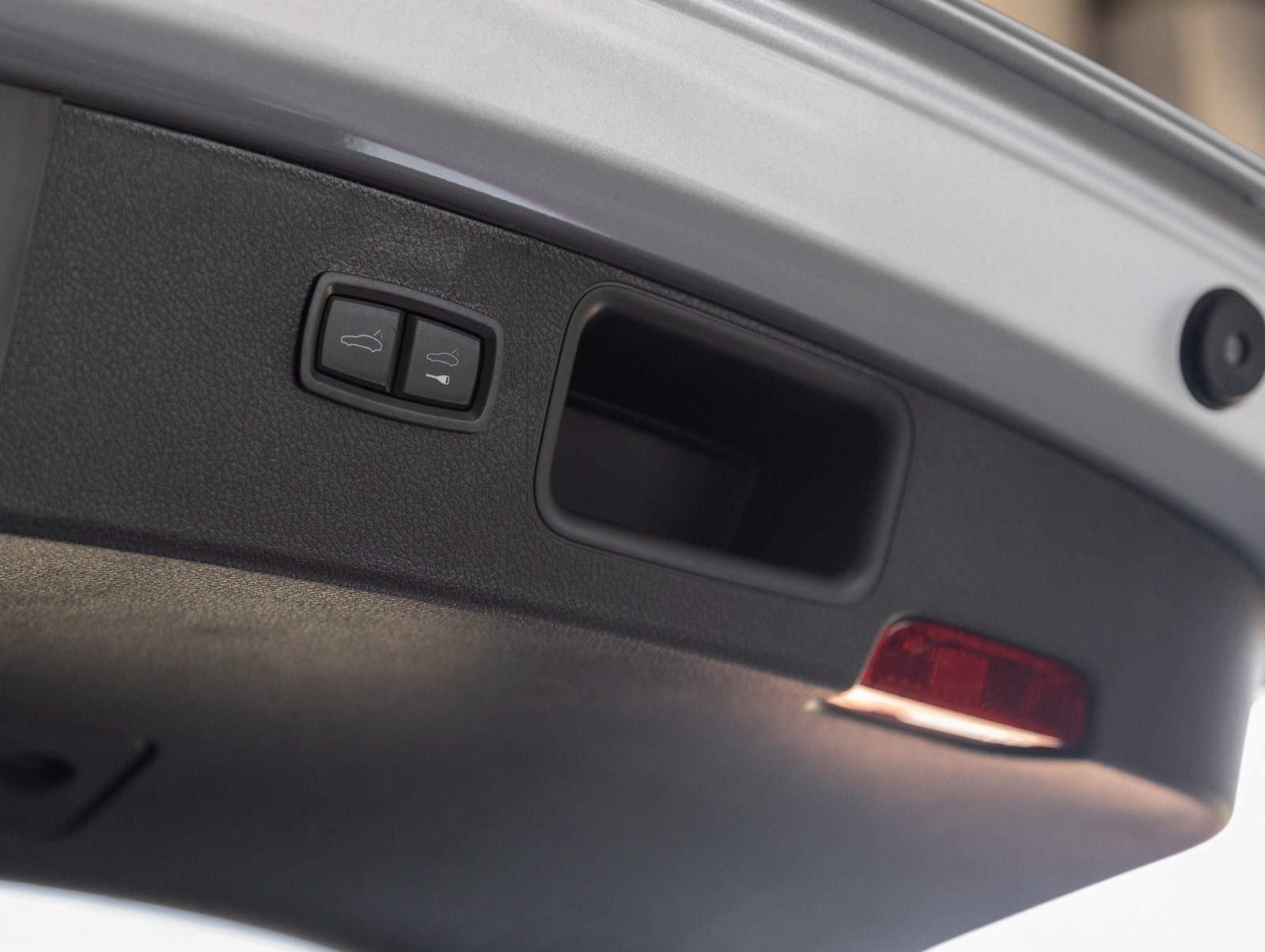 New 2026 Porsche Macan image 30