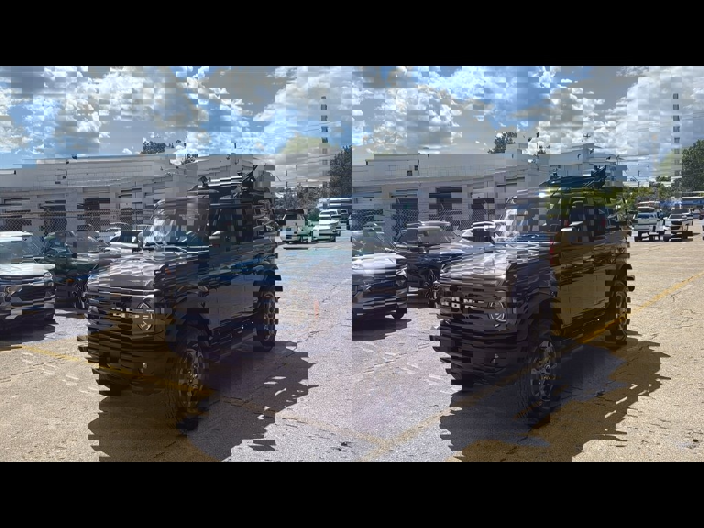 Used 2022 Ford Bronco Big Bend image 2