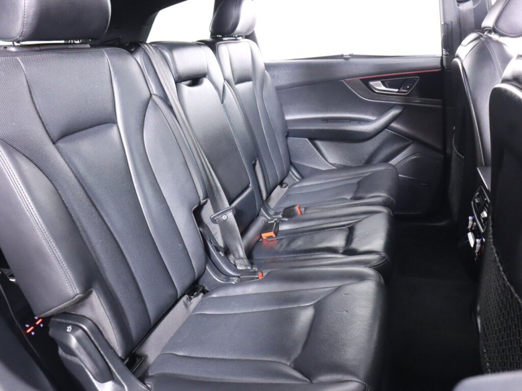 Used 2018 Audi Q7 3.0T Prestige w/ Prestige Package AWD/4WD image 46