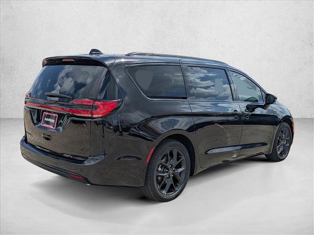 New 2026 Chrysler Pacifica Select FWD image 4