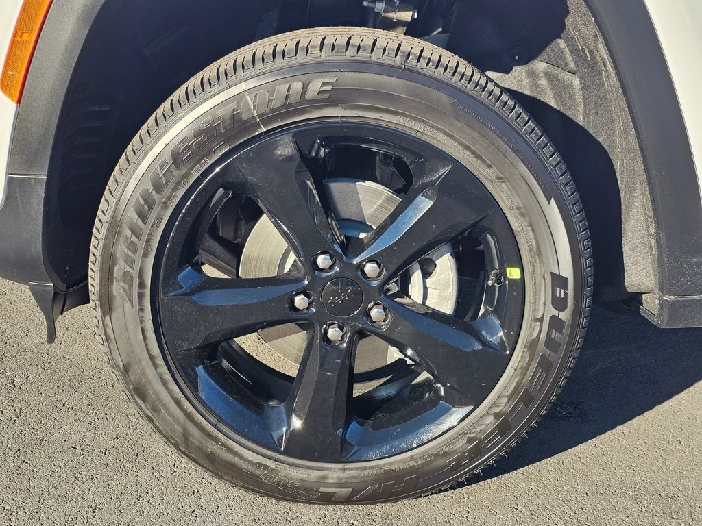 New 2025 Jeep Grand Cherokee Altitude AWD/4WD image 8